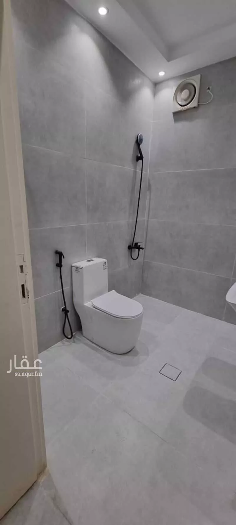 5 bedroom duplex in Al Yaqout 18