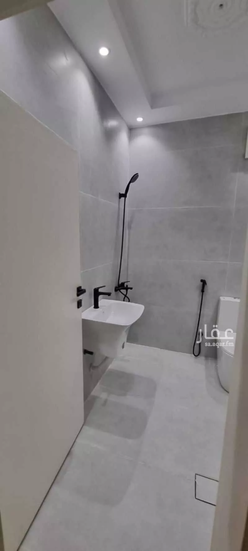 5 bedroom duplex in Al Yaqout 8
