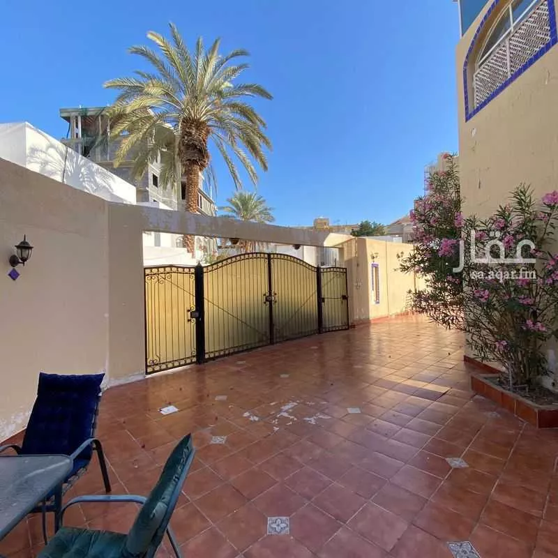 4 bedroom villa in Al Salamah 10