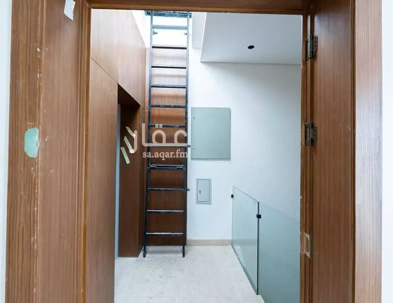 3 bedroom floor in Hittin 4