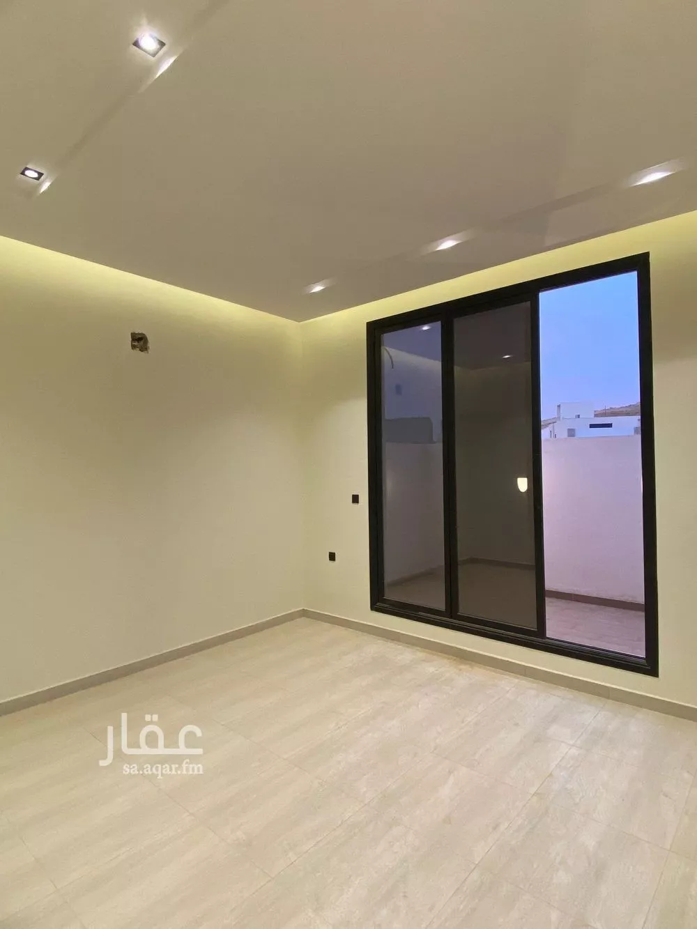 شقة 4 غرف في الشرق 3