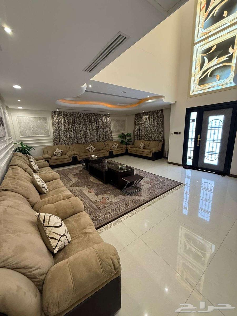8 bedroom villa in Al Rabie 6