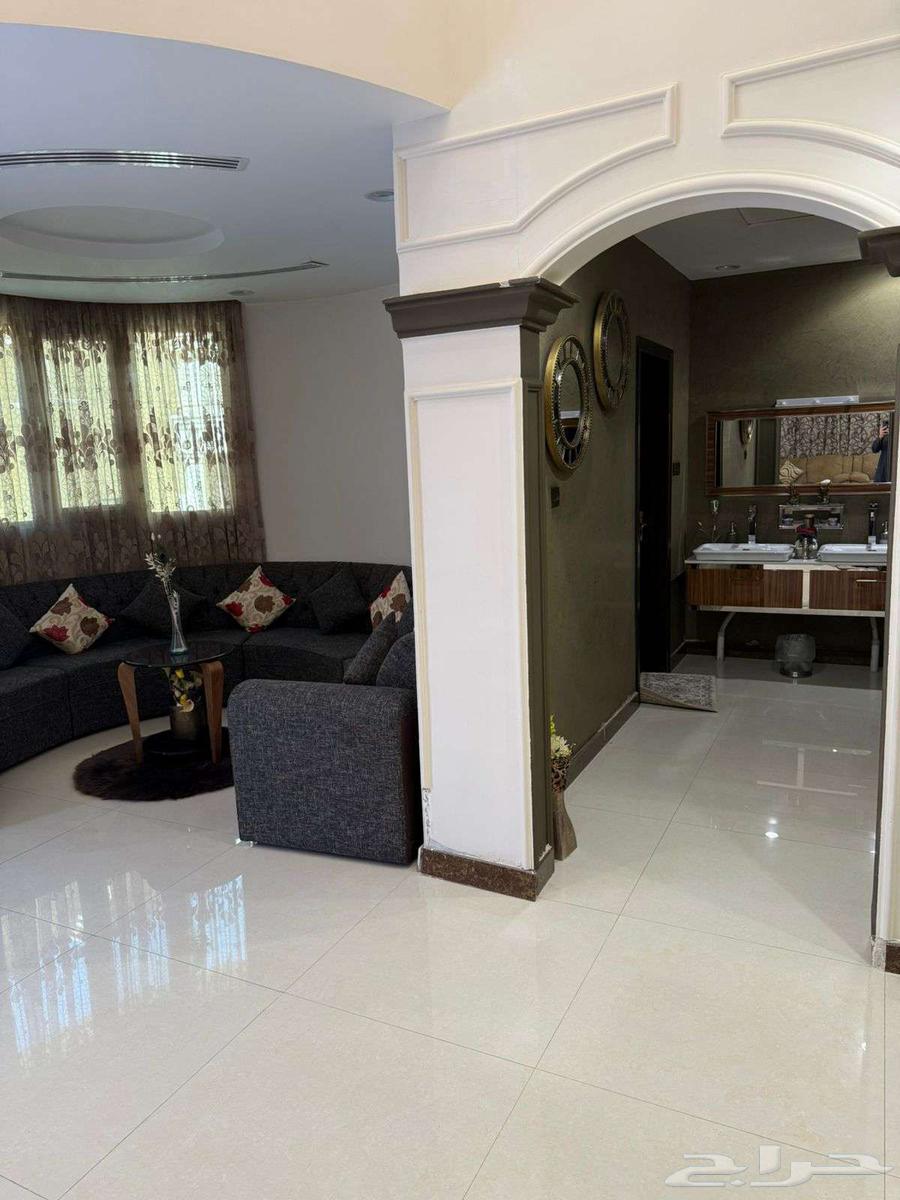 8 bedroom villa in Al Rabie 7