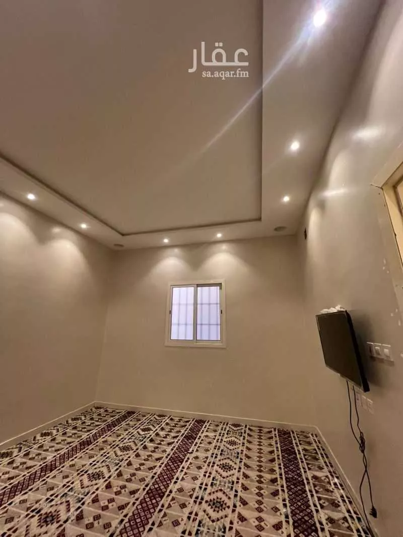 فيلا 7 غرف في الشرق 8