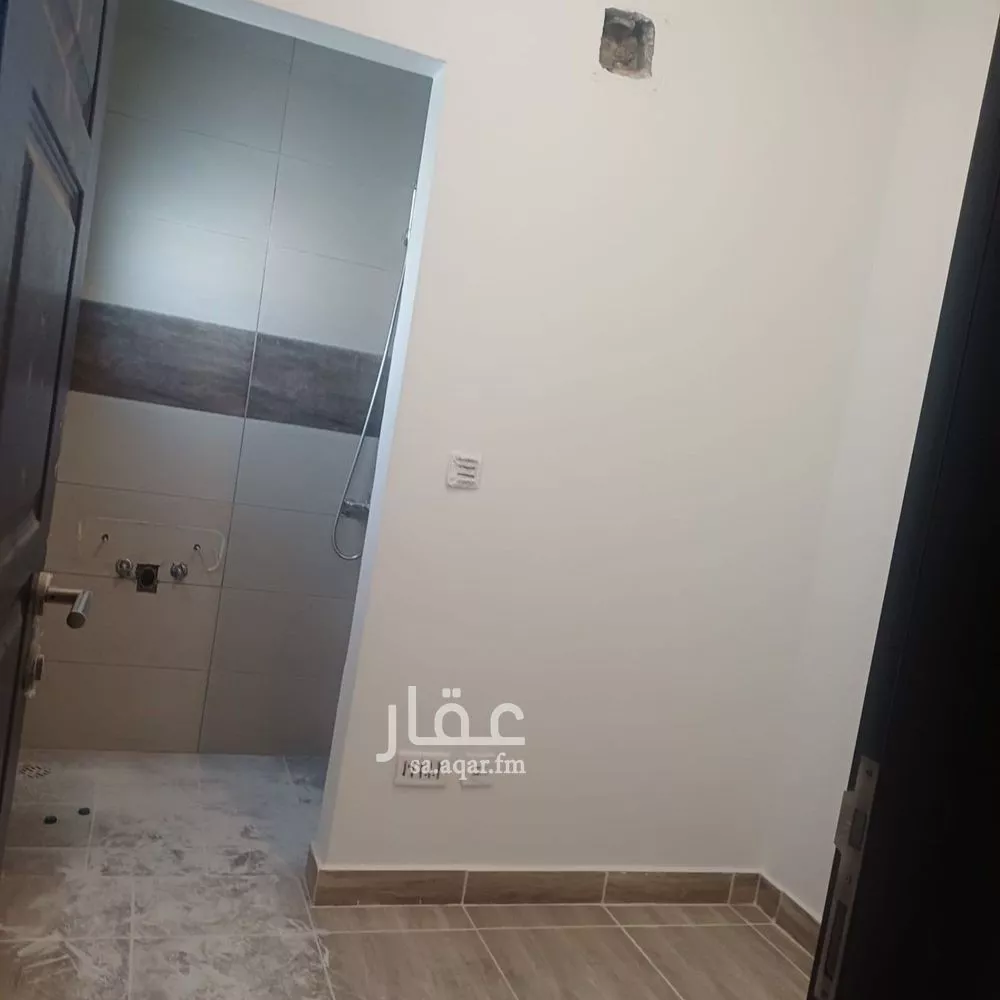 فيلا 5 غرف في النرجس 18