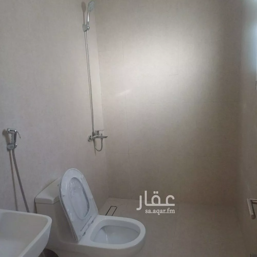 فيلا 5 غرف في النرجس 4