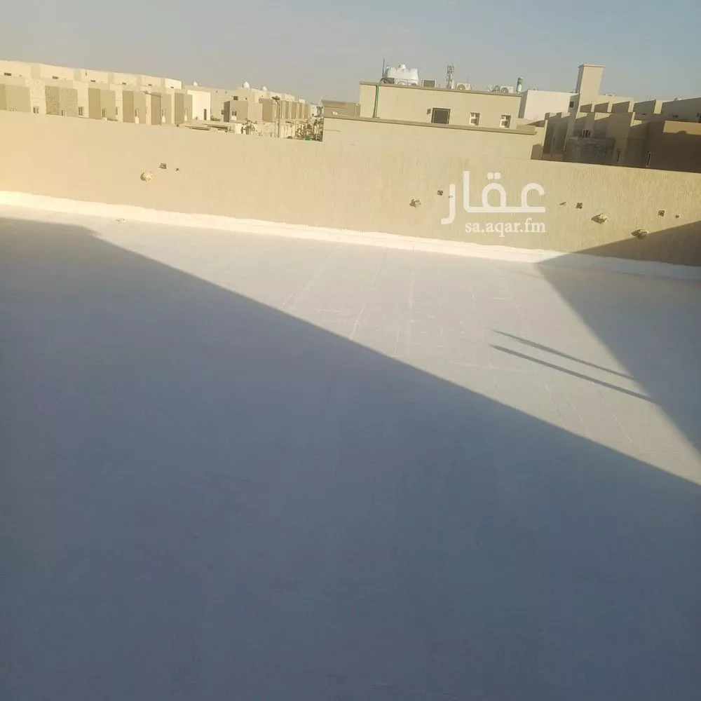 فيلا 5 غرف في النرجس 10