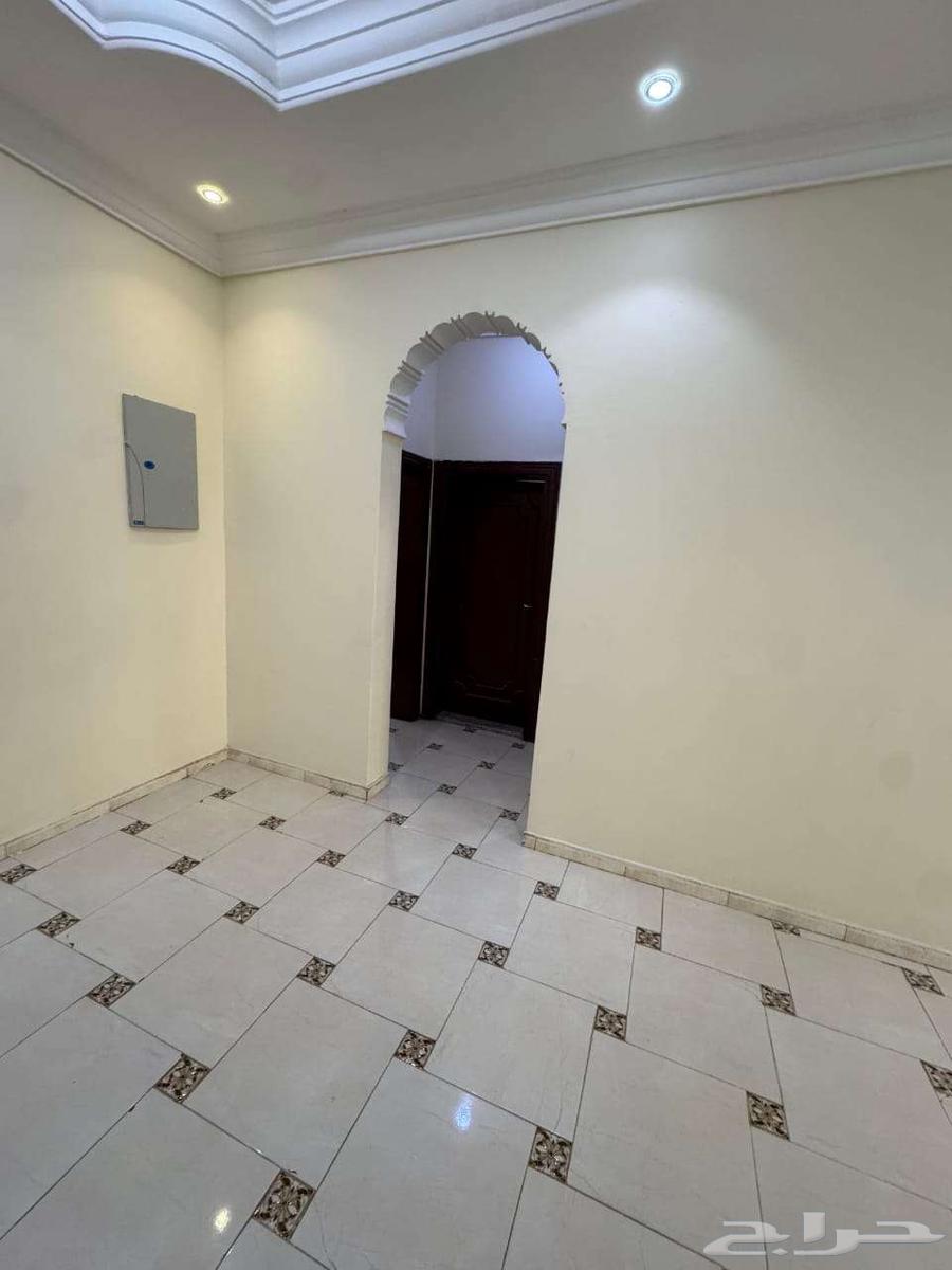 3 bedroom apartment in Muraykh 7
