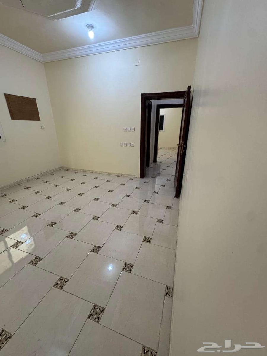 3 bedroom apartment in Muraykh 8
