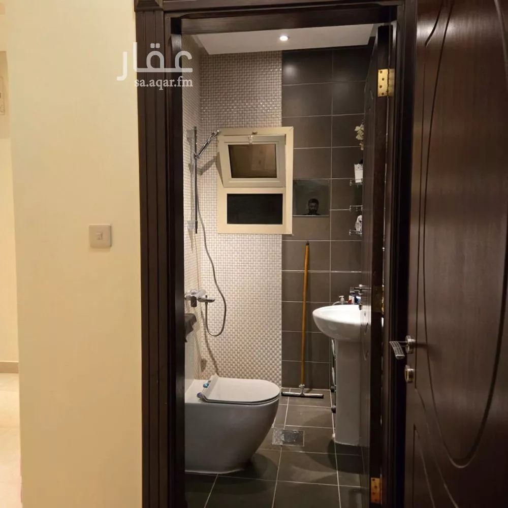6 bedroom villa in Al Malqa 10