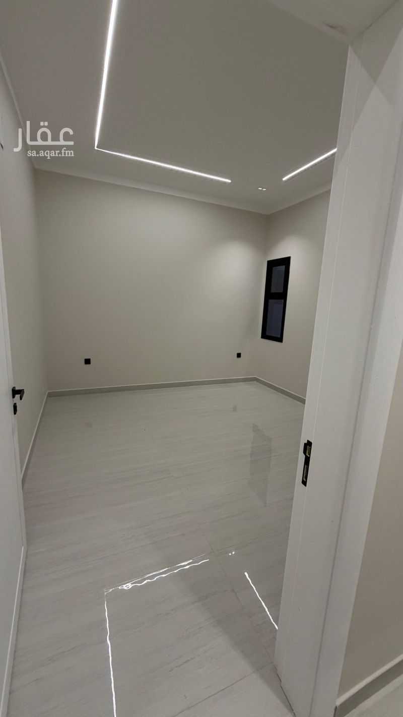 4 bedroom apartment in Taibah, Eastern Province 10
