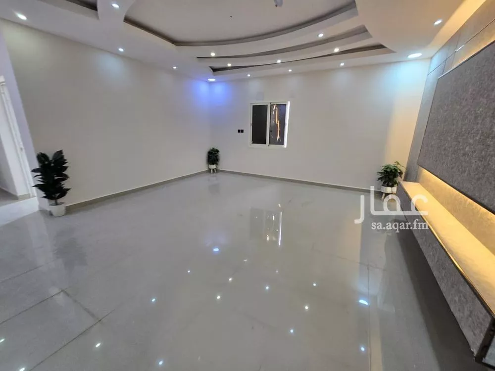 5 bedroom apartment in Dahiat King Fahd 13