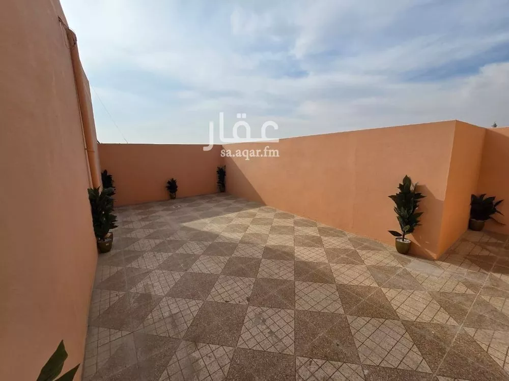 5 bedroom apartment in Dahiat King Fahd 15