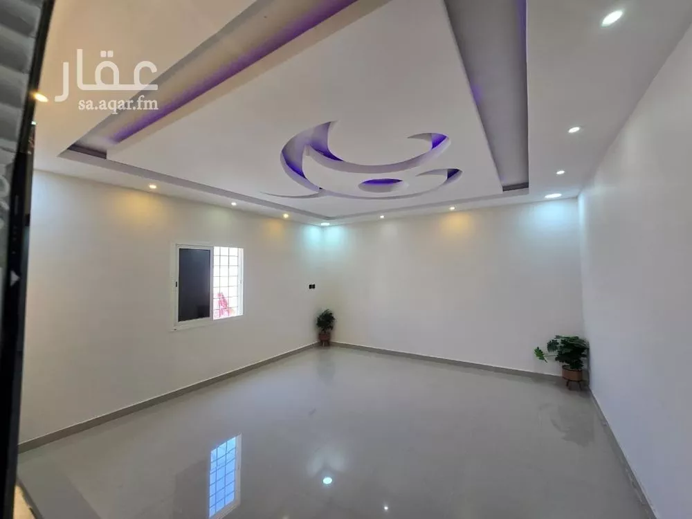 5 bedroom apartment in Dahiat King Fahd 24