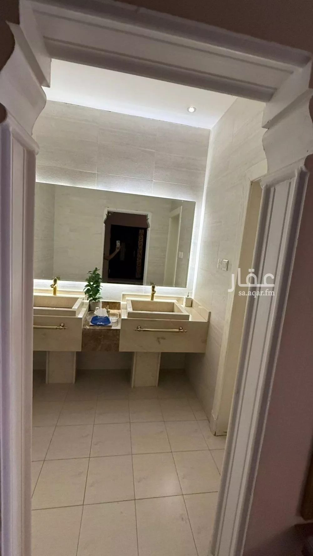 فيلا 4 غرف في الملقا 9