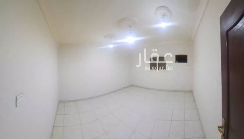 شقة 4 غرف في النخيل 2