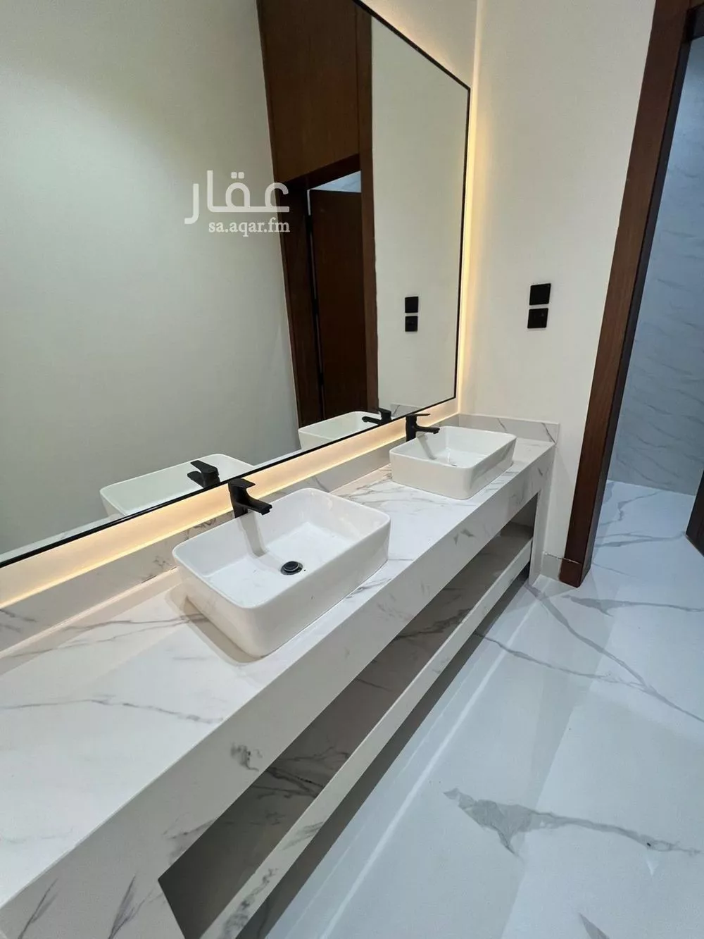 فيلا 4 غرف في النرجس 10