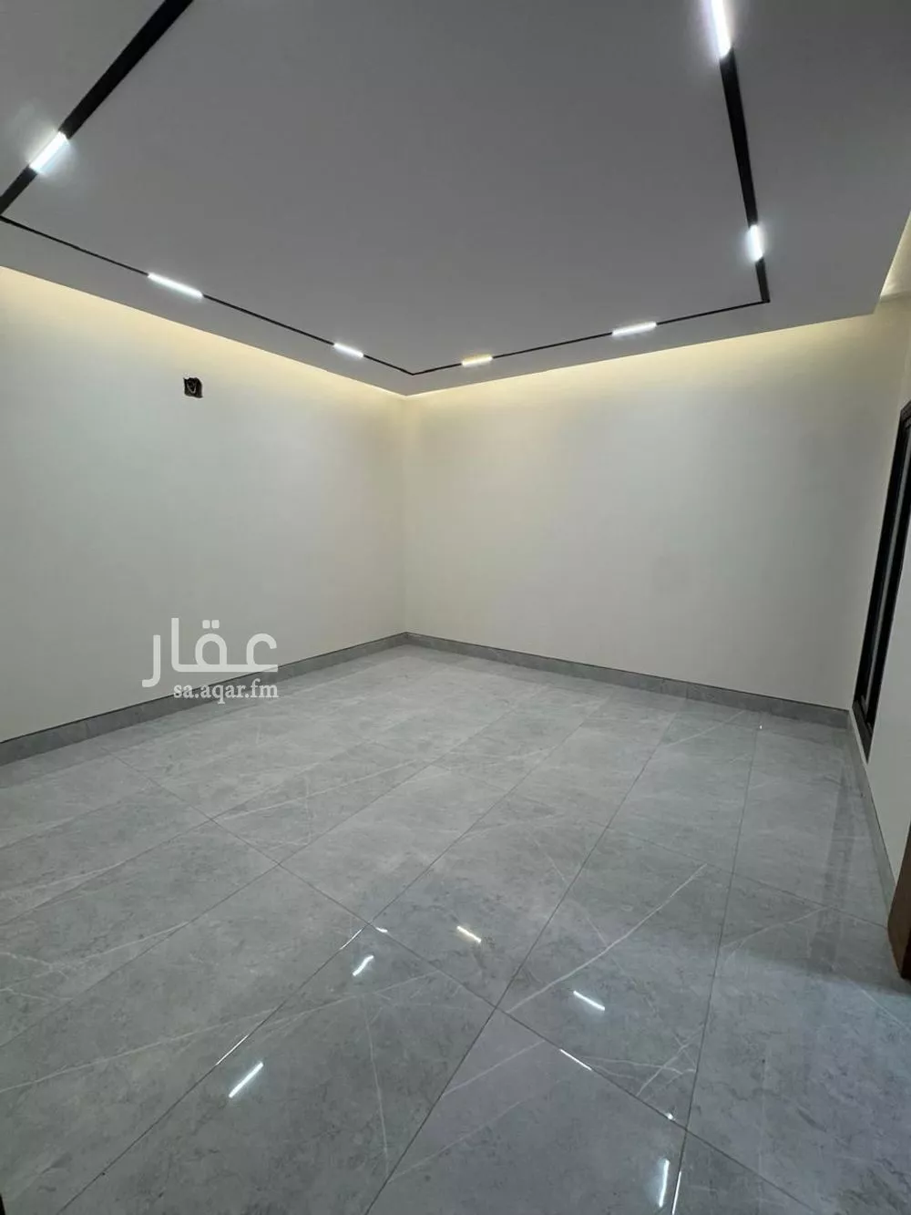 فيلا 3 غرف في الرمال 4