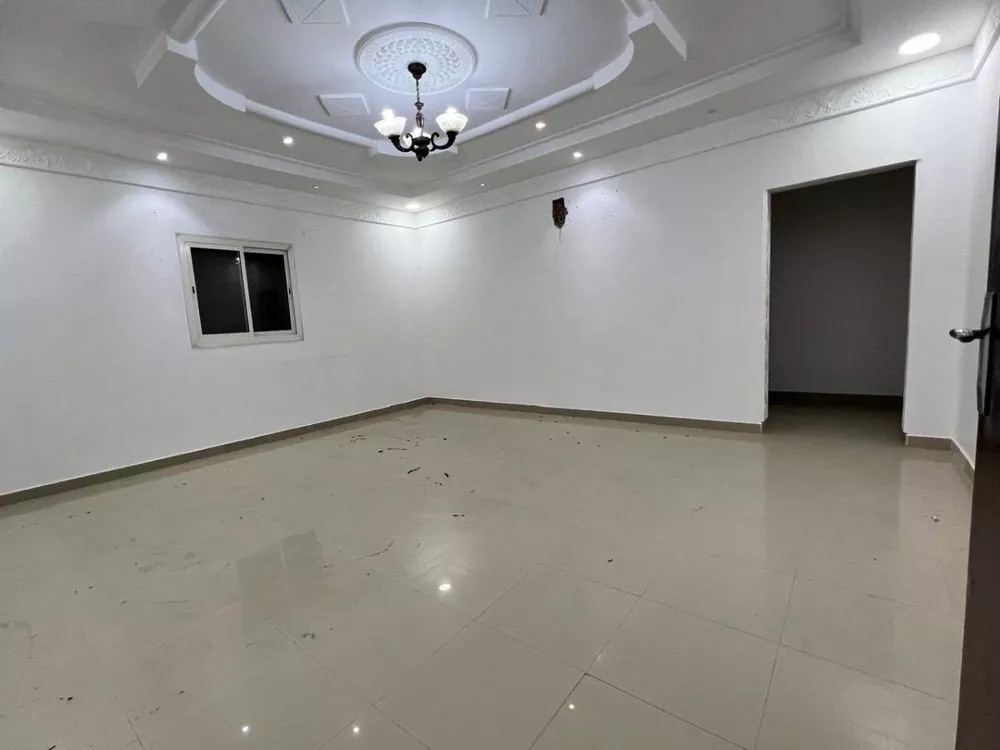 4 bedroom villa in Al Qadisiyah 6