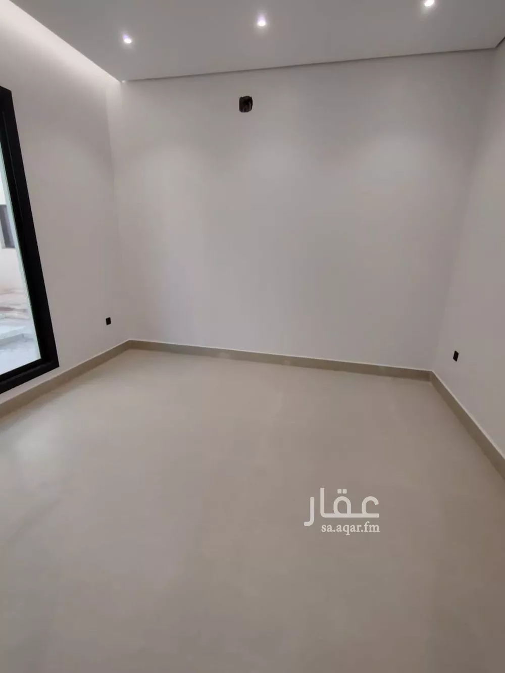 4 bedroom villa in Al Maizilah 11