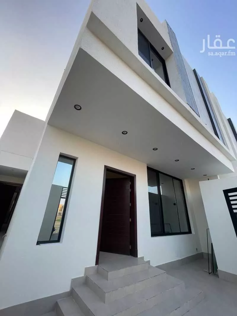 فيلا 5 غرف في الشراع 7