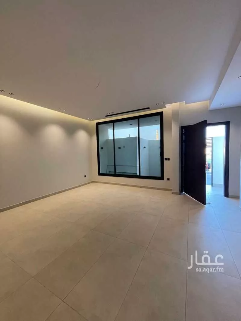 فيلا 5 غرف في الشراع 8