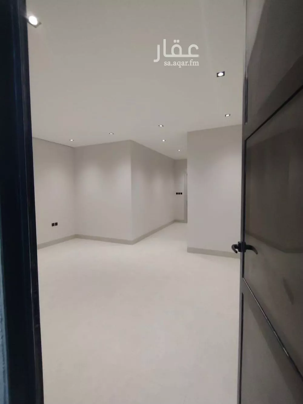فيلا 4 غرف في الجنادرية 3