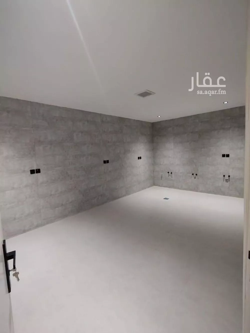 فيلا 4 غرف في الجنادرية 8