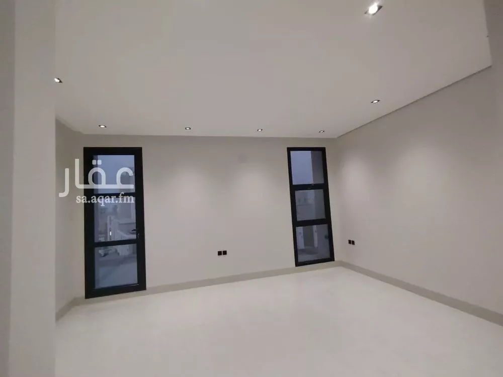 فيلا 4 غرف في الجنادرية 9