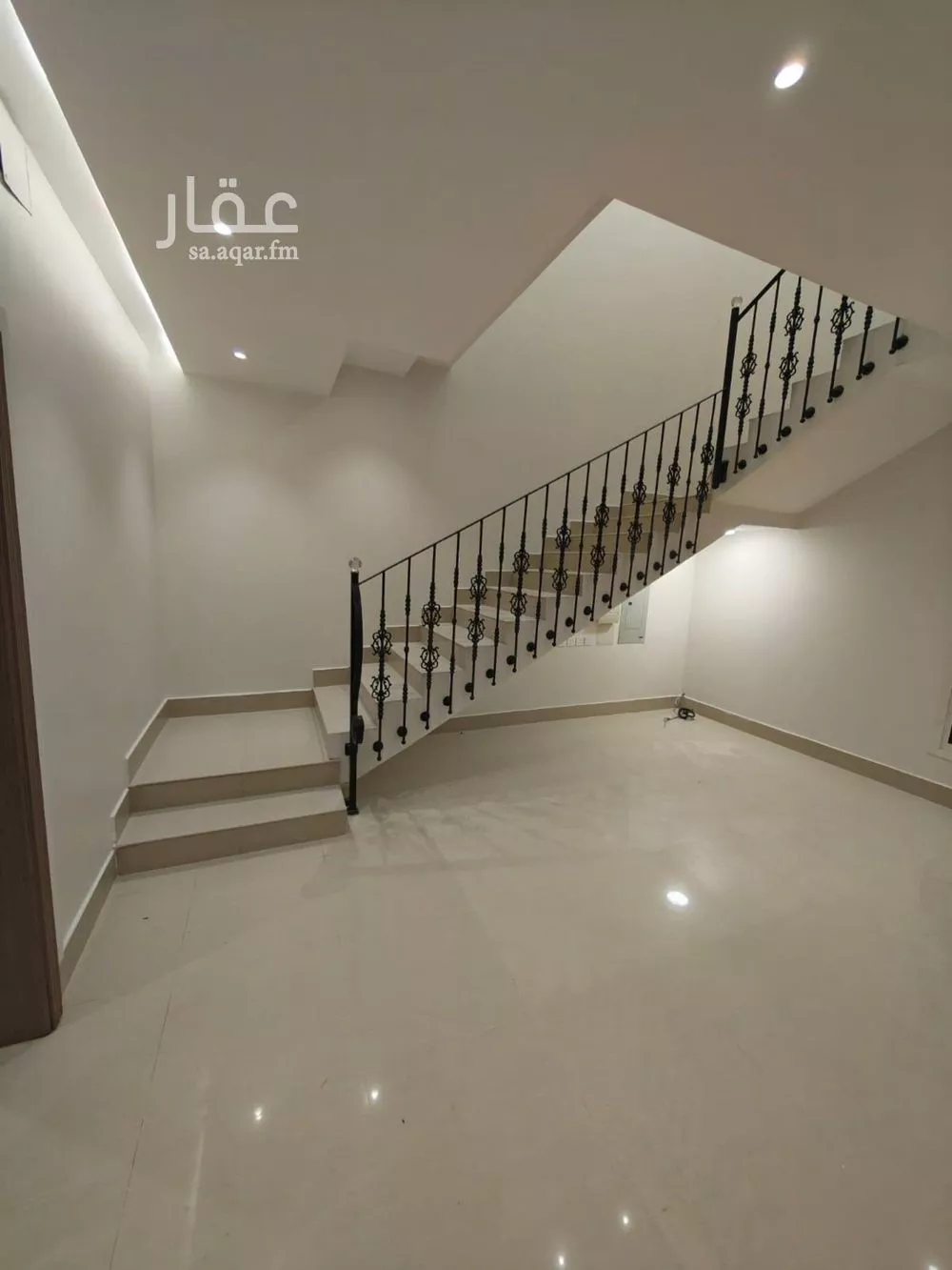 شقة 3 غرف في النخيل 4