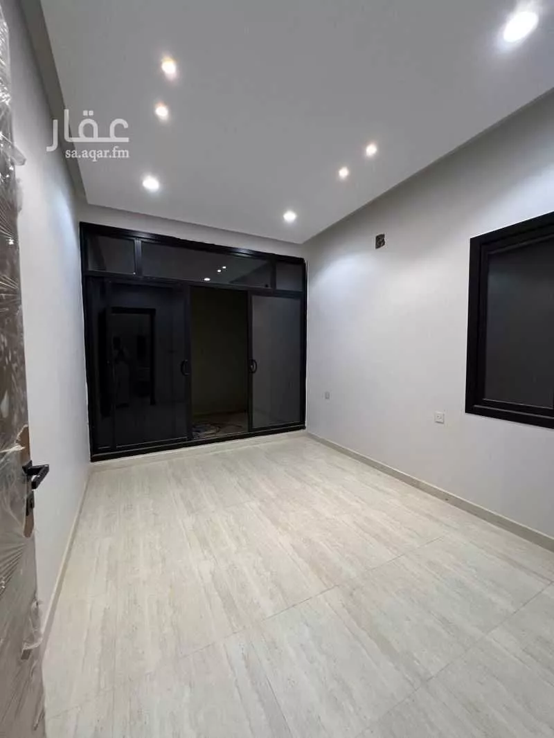 فيلا 4 غرف في الرمال 5
