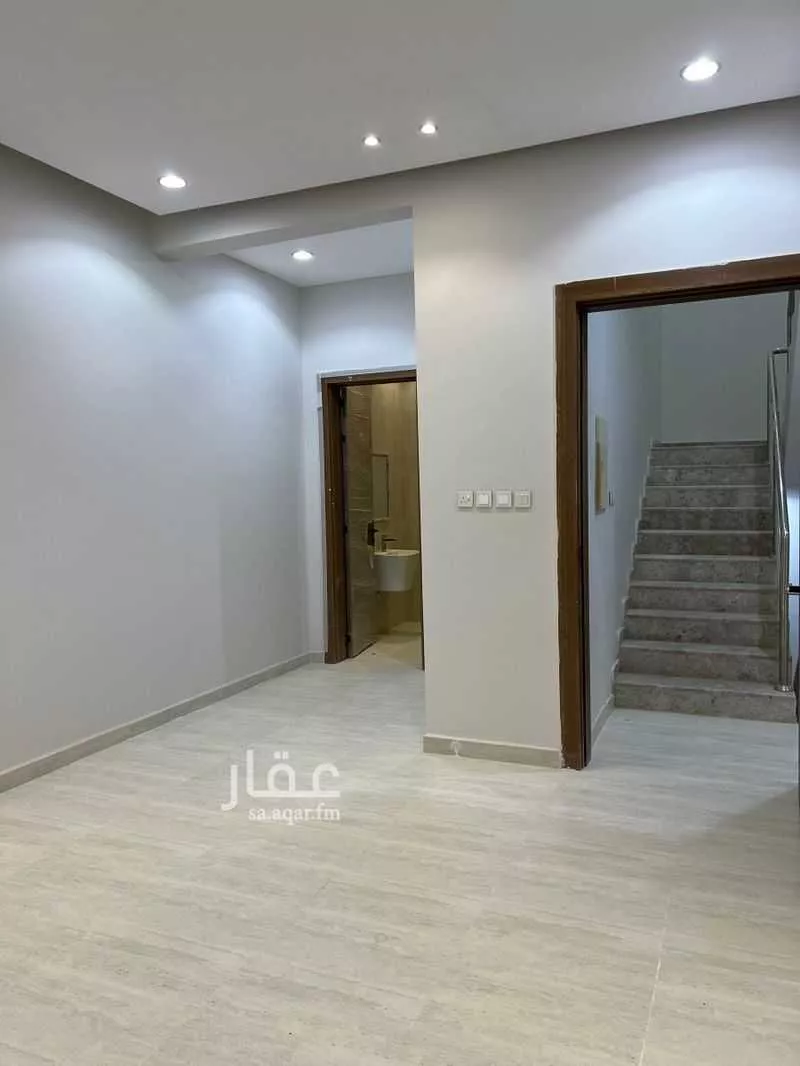 فيلا 4 غرف في الرمال 10