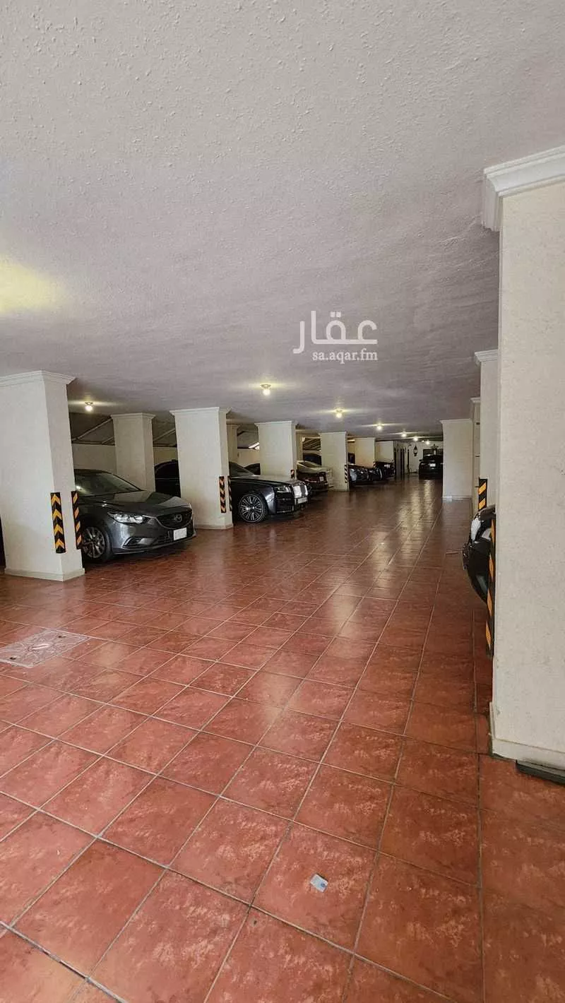 6 bedroom apartment in Al Salamah 4