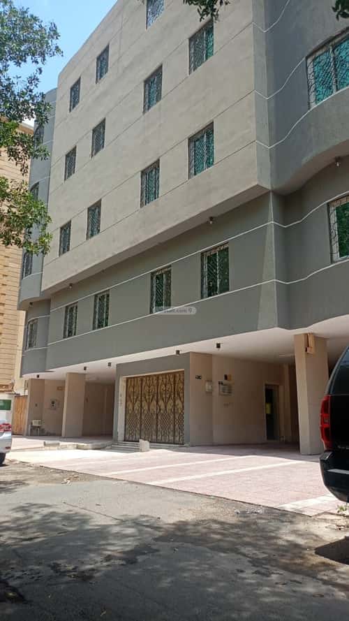 7 bedroom apartment in Al Marwa 3