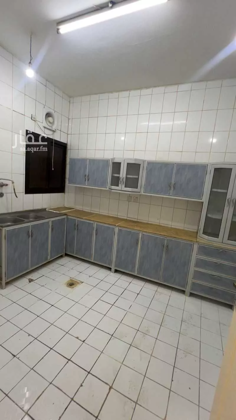 3 bedroom apartment in Al Rawdah 4