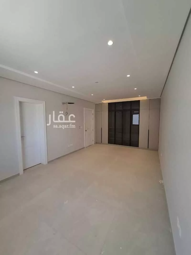 فيلا 9 غرف في الشراع 9