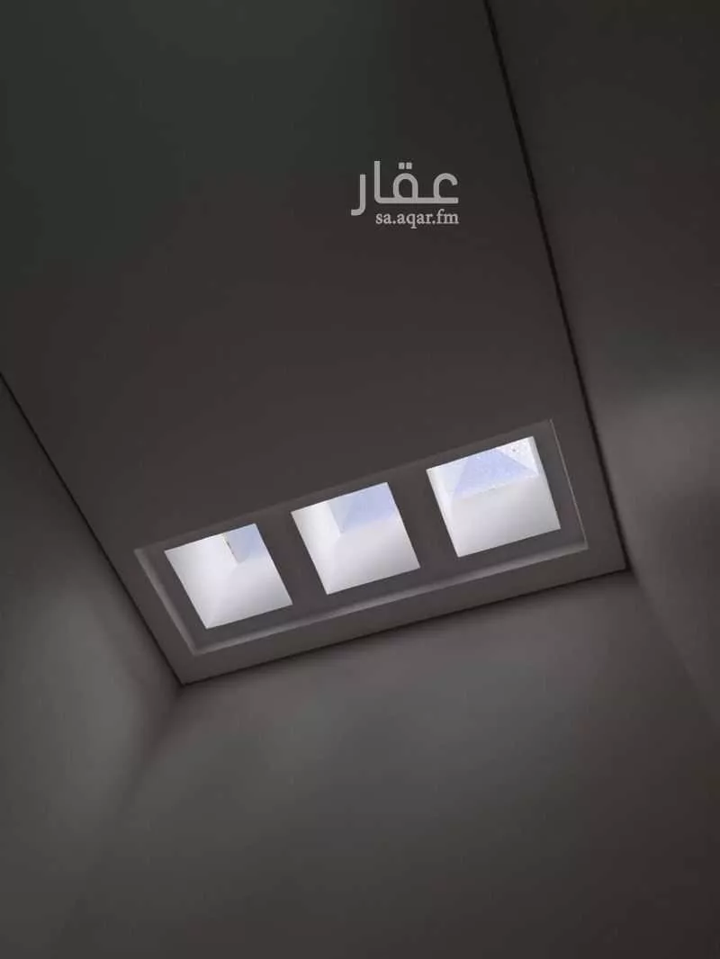 فيلا 9 غرف في الشراع 10