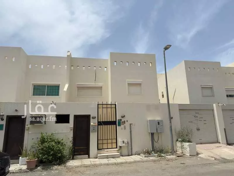 فيلا 9 غرف في المرجان 4