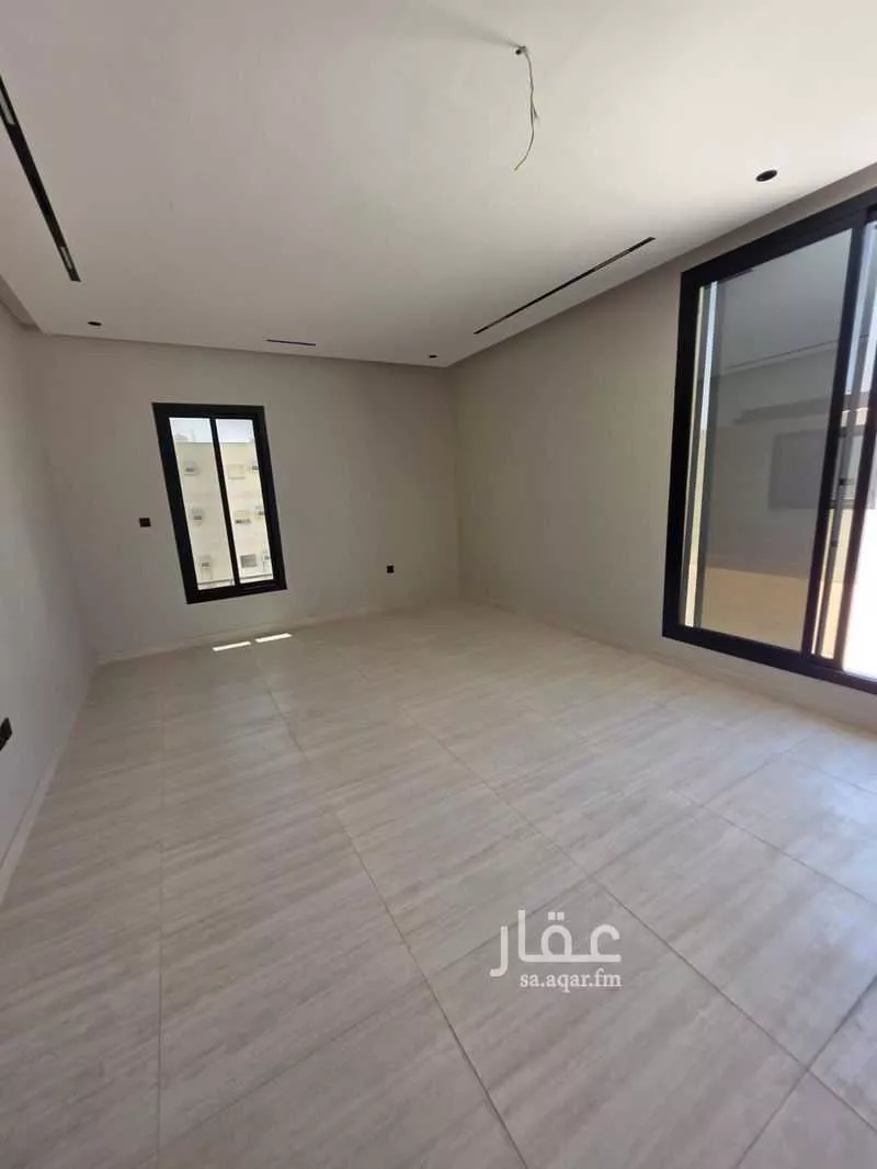 عمارة 127 م² في الروضة 22