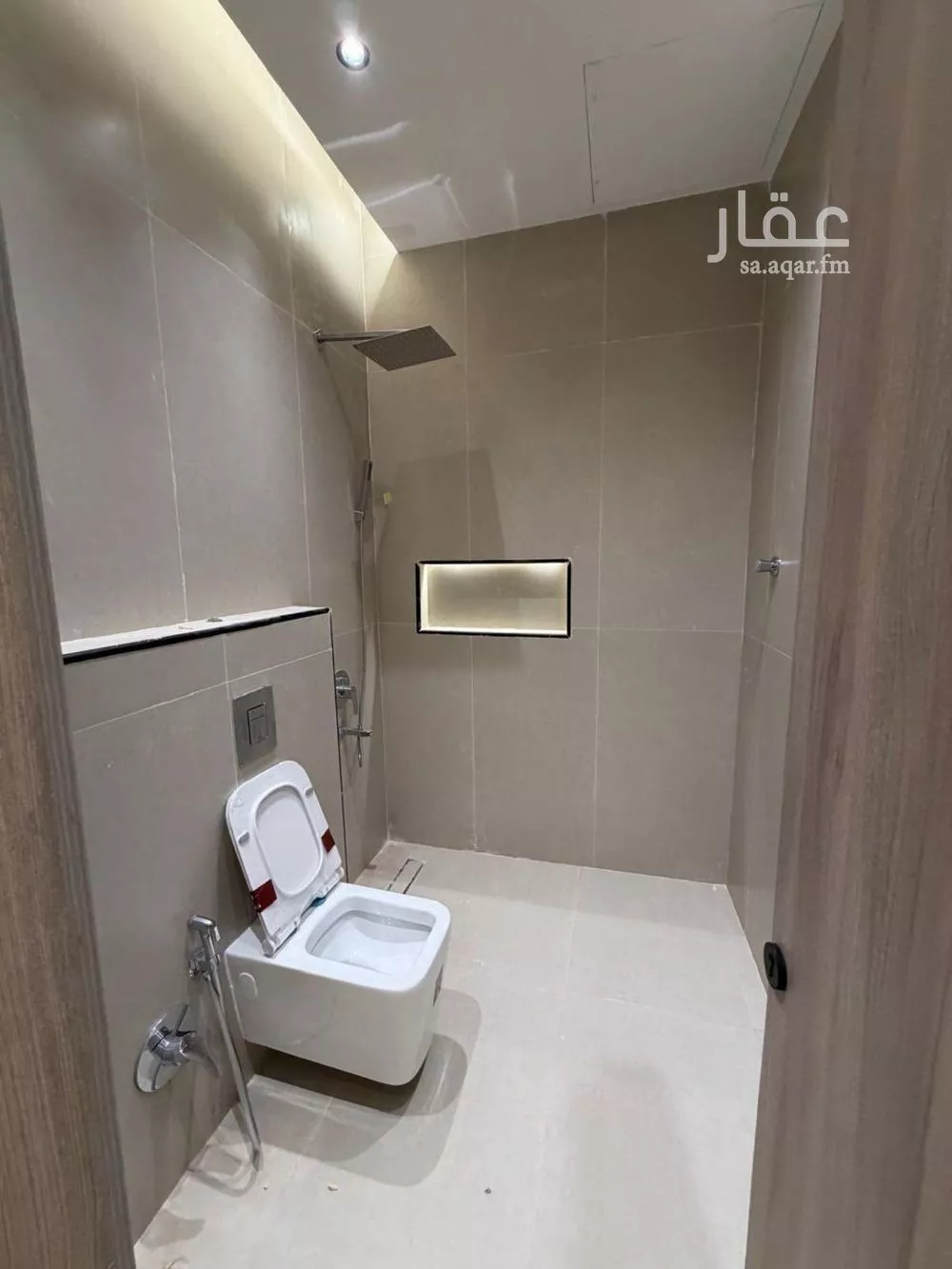 3 bedroom floor in Al Rimal 8