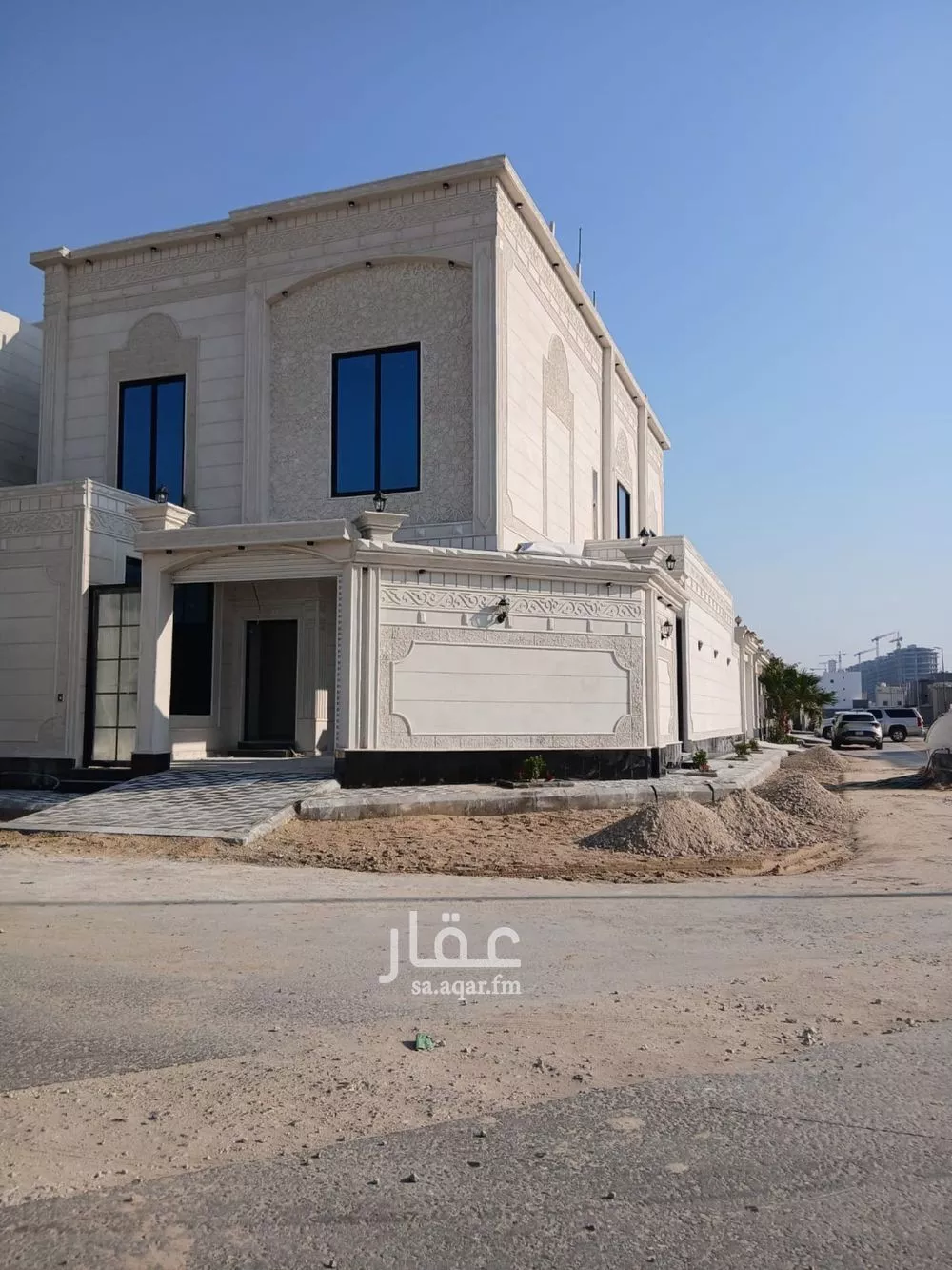 فيلا 9 غرف في ضاحية الملك فهد 4