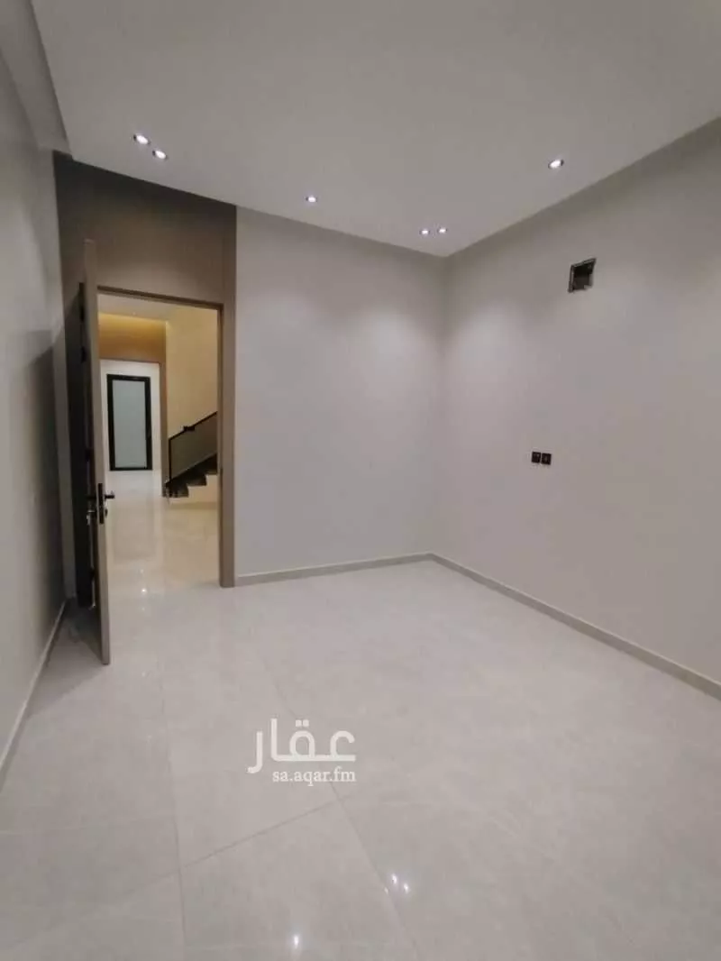 فيلا 9 غرف في ضاحية الملك فهد 15