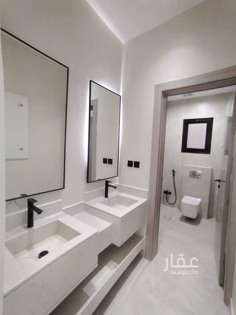 فيلا 8 غرف في ضاحية الملك فهد 11