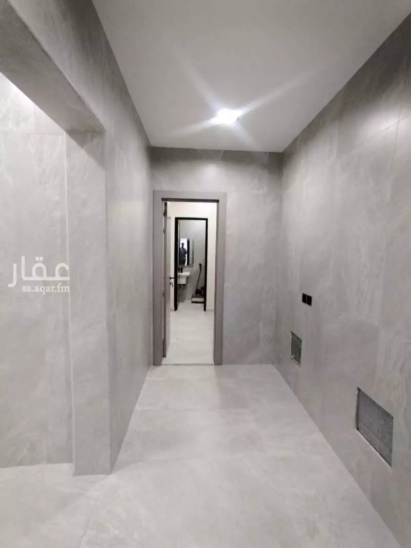 فيلا 8 غرف في ضاحية الملك فهد 13