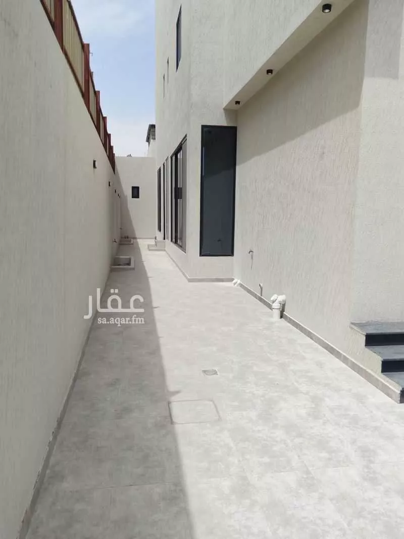 فيلا 8 غرف في ضاحية الملك فهد 8