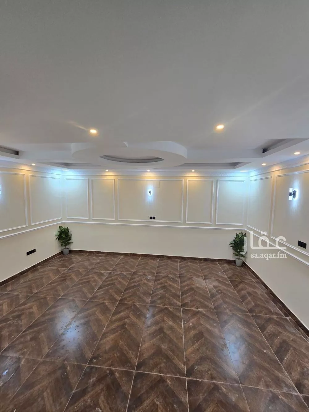 8 bedroom villa in Dahiat King Fahd 22