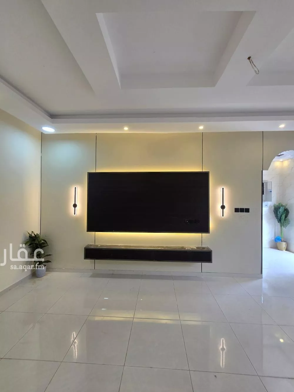 8 bedroom villa in Dahiat King Fahd 4