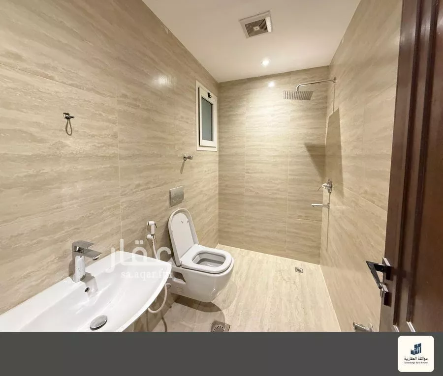 3 bedroom apartment in Al Hamra 4