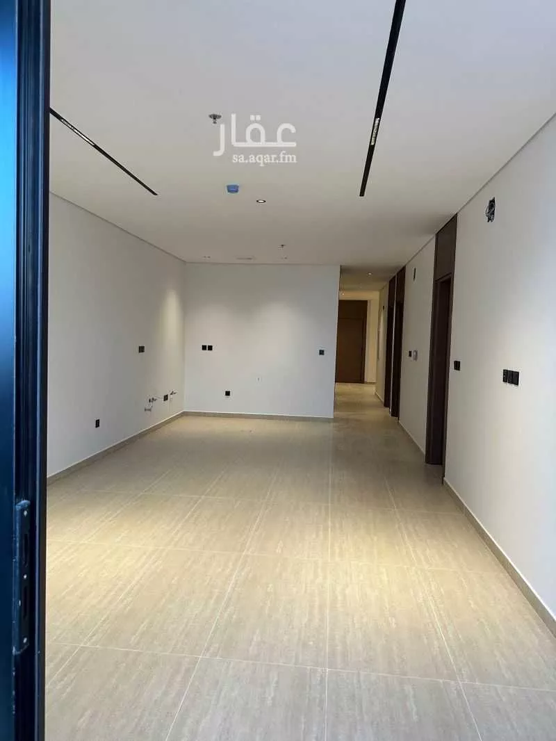 شقة 4 غرف في الخور 8