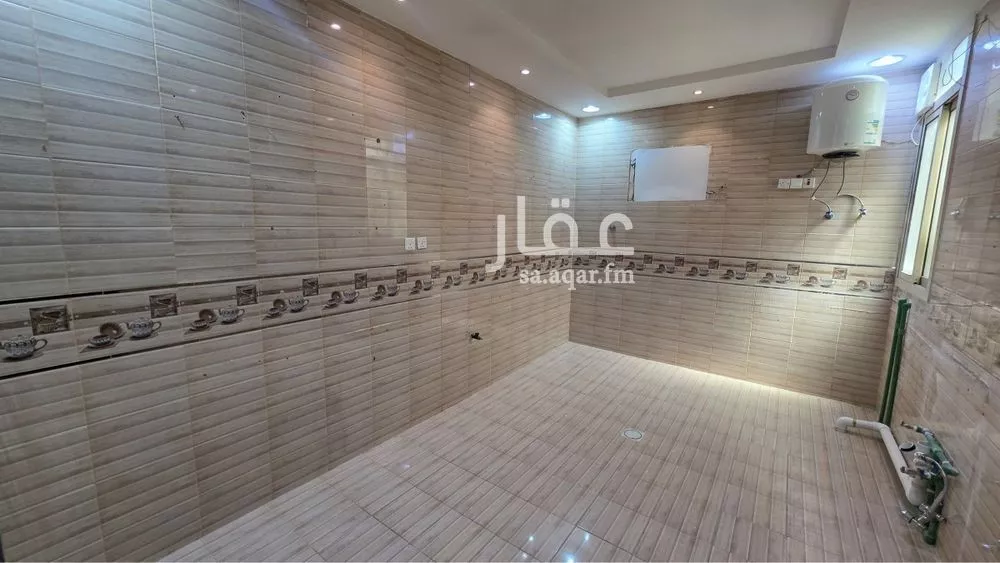 4 bedroom floor in Dhahrat Namar 2